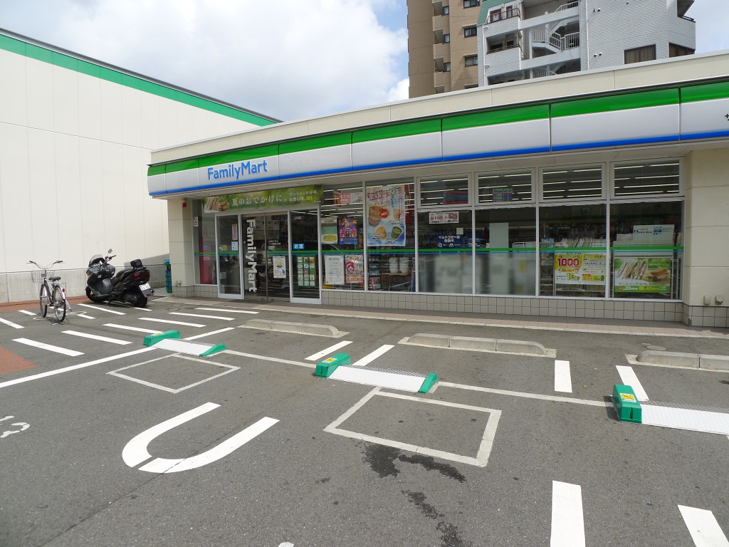 ファミリーマート