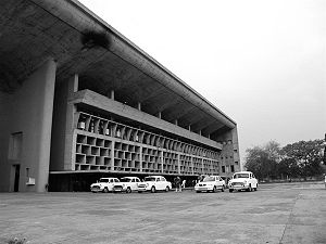 300px-Corbu_Chandigarh_Palais_Justice
