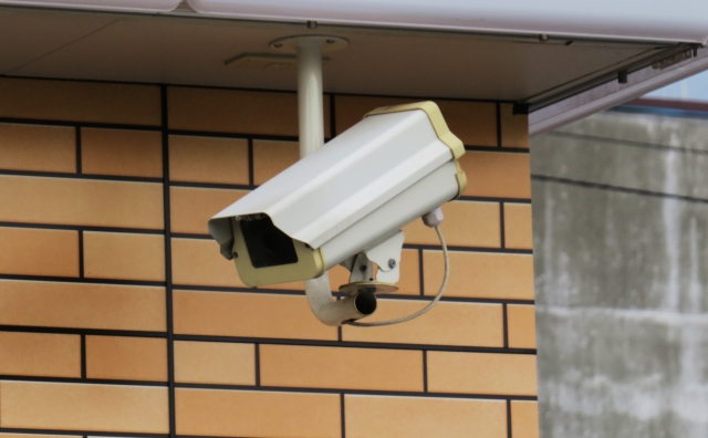 マンションの防犯カメラ設置の基本|メリット・デメリットを解説 マンションの防犯カメラ設置の基本|メリット・デメリットを解説