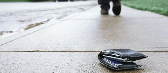 マンション内で落とし物を拾ったとき、どうすればいい?|拾得物への対応方法 マンション内で落とし物を拾ったとき、どうすればいい?|拾得物への対応方法