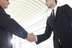 マンション生活における挨拶の重要性｜今すぐできるコミュニケーション