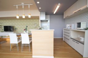 初めてのマンションリフォーム「住みながら出来るの？」「それとも引越？」