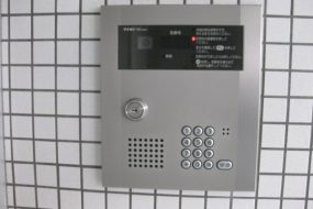 オートロックなのに鍵を忘れた！入れない時の対処法とトラブル回避法