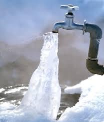 水道管が凍結したとき、火災保険は使える？