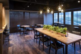 【ALPHABED INN 小樽駅前】JR小樽駅から徒歩約2分、三角市場にもほど近い、観光拠点のデザインホテル