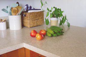 人気メニュー！エスカロップ・・・とは？　～寮食メニューのご紹介～