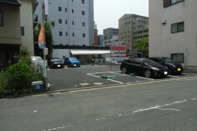 コインパーキングのサービス券と定期券って何が違うの？いつでも利用可能？