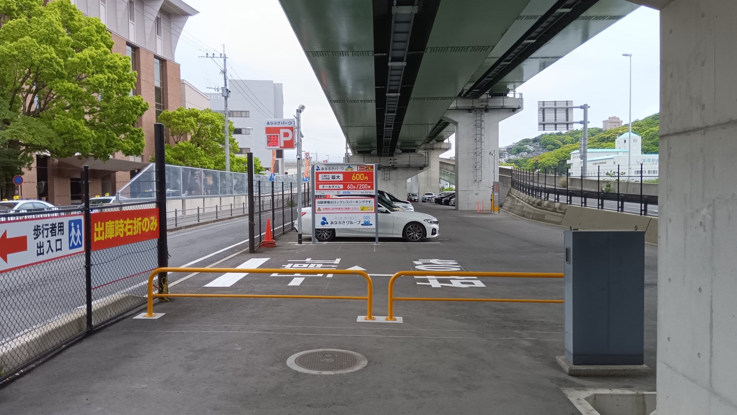 フラップレス式コインパーキングの利用方法と注意点について